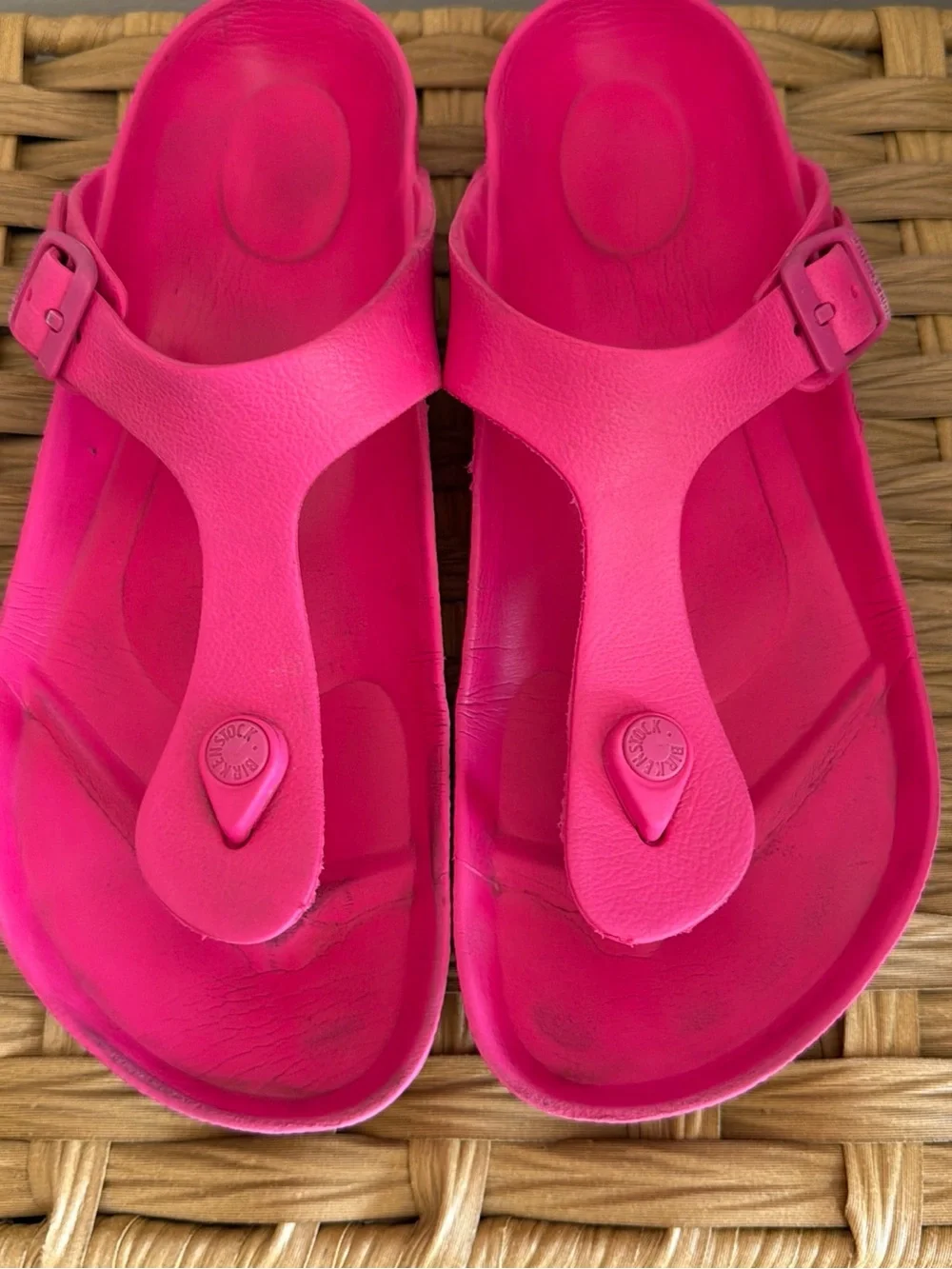 Birkenstock Unisex Gizeh EVA Sandals Vibrant Pink Women’s Size EU 40 / US 9/9.5